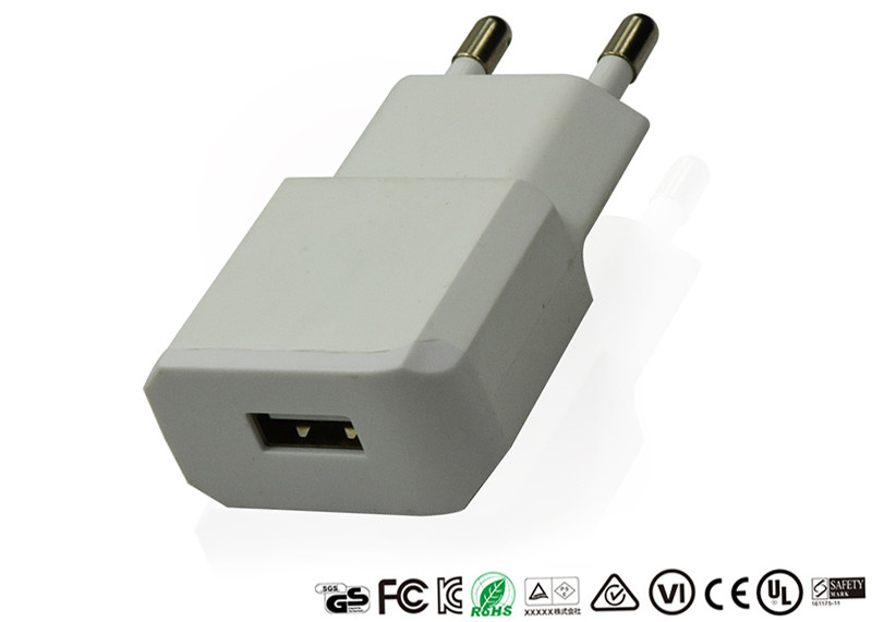 Light Weight 2A 2.1A Universal Travel USB Charger 5 Volt For Mobile Phone