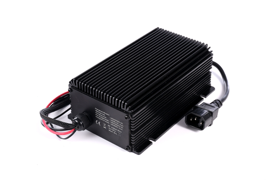 12V 15A 24V 10A 8 AA EV Battery Charger Lithium Ion 360W Rechargeable